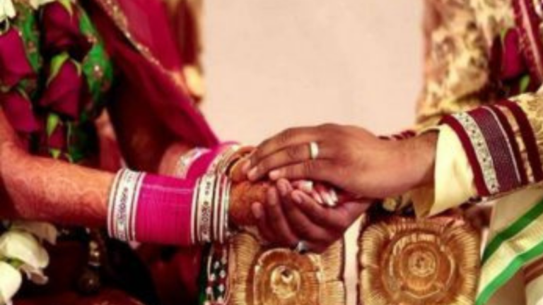 Moradabad : प्रेमिका से शादी करने को युवक ने परिजनों से कही जेंडर बदलने की बात
