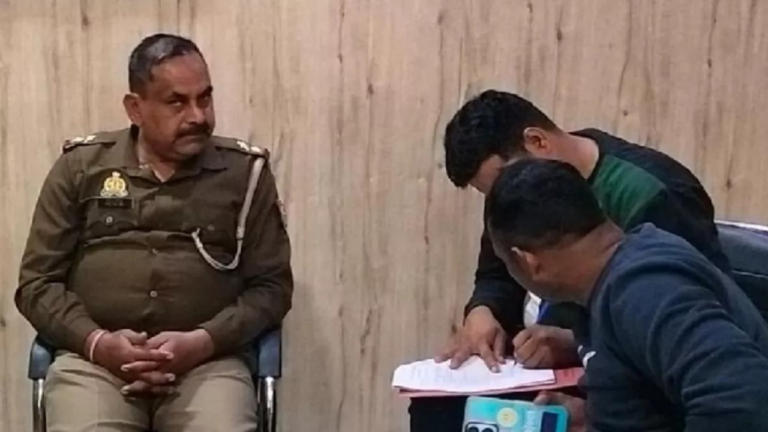 Moradabad : रिश्वत लेते पकड़े गए दरोगा महेश पाल को भेजा जेल